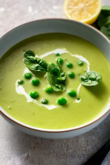 Fennel Soup with peas & lemon