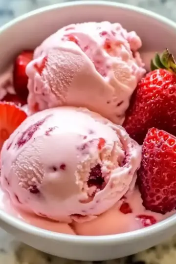 Strawberry Greek Frozen Yogurt